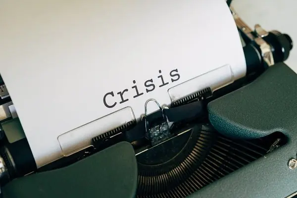 Leaders Manage a Crisis