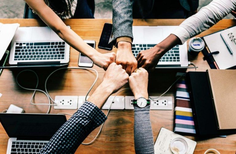 PEO Firm -The Pros and Cons of Using a PEO Company