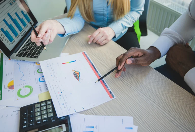 The Benefits of Outsourcing Payroll for Small Businesses 
