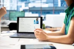 Top HR Compliance Risks That Can Derail Your Business 